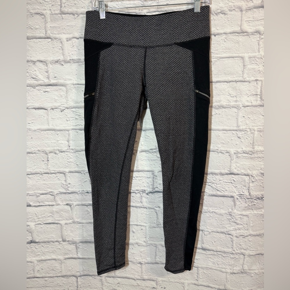 Athleta Stylish Black and Gray Leggings, sz Med